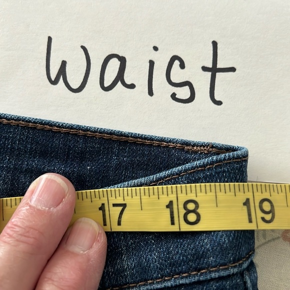 Lee relaxed fit, mid rise, straight leg jeans size 18 - Picture 11 of 14